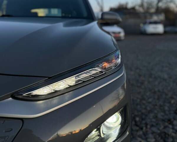 Сірий Хендай Kona, об'ємом двигуна 0 л та пробігом 113 тис. км за 17800 $, фото 22 на Automoto.ua