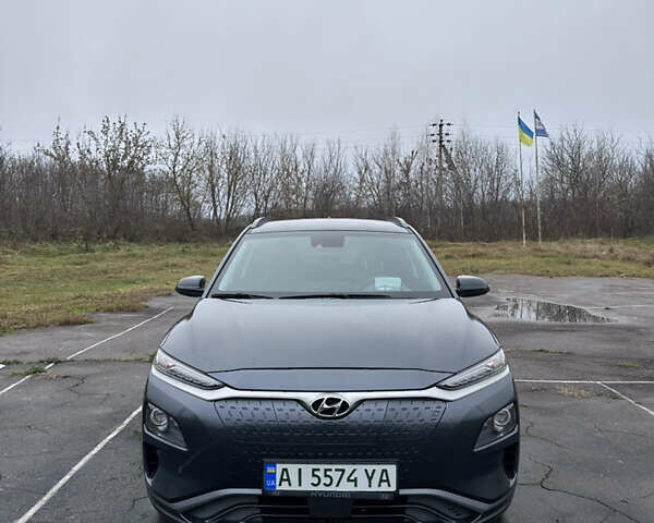 Серый Хендай Kona, объемом двигателя 0 л и пробегом 115 тыс. км за 19000 $, фото 1 на Automoto.ua
