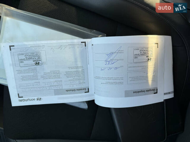 Сірий Хендай Kona, об'ємом двигуна 0 л та пробігом 39 тис. км за 17900 $, фото 43 на Automoto.ua