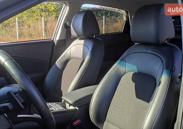 Сірий Хендай Kona, об'ємом двигуна 0 л та пробігом 71 тис. км за 17500 $, фото 34 на Automoto.ua