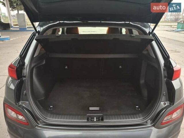 Сірий Хендай Kona, об'ємом двигуна 0 л та пробігом 114 тис. км за 17300 $, фото 23 на Automoto.ua