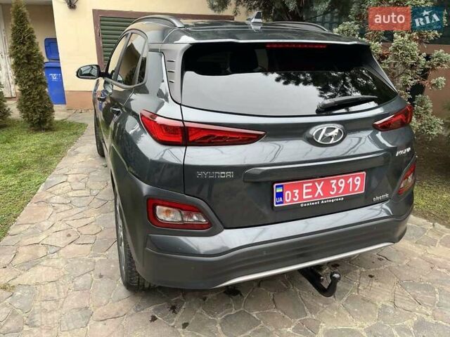 Серый Хендай Kona, объемом двигателя 0 л и пробегом 80 тыс. км за 18900 $, фото 9 на Automoto.ua