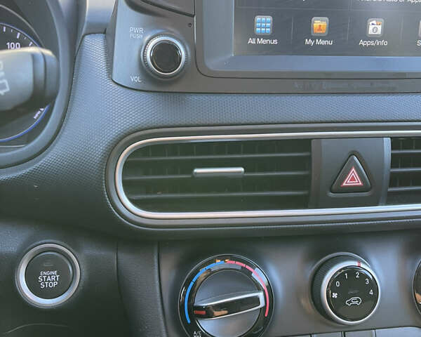 Серый Хендай Kona, объемом двигателя 2 л и пробегом 93 тыс. км за 15900 $, фото 22 на Automoto.ua