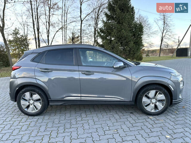 Серый Хендай Kona, объемом двигателя 0 л и пробегом 126 тыс. км за 17300 $, фото 23 на Automoto.ua