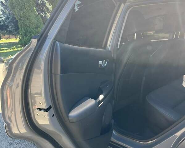 Сірий Хендай Kona, об'ємом двигуна 0 л та пробігом 97 тис. км за 16500 $, фото 14 на Automoto.ua