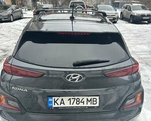 Сірий Хендай Kona, об'ємом двигуна 2 л та пробігом 64 тис. км за 18400 $, фото 3 на Automoto.ua