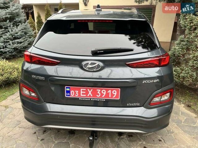 Серый Хендай Kona, объемом двигателя 0 л и пробегом 80 тыс. км за 18900 $, фото 7 на Automoto.ua