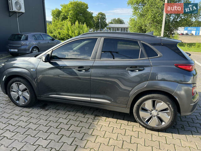 Серый Хендай Kona, объемом двигателя 0 л и пробегом 96 тыс. км за 17300 $, фото 2 на Automoto.ua