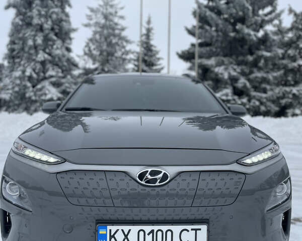 Сірий Хендай Kona, об'ємом двигуна 0 л та пробігом 87 тис. км за 22900 $, фото 2 на Automoto.ua