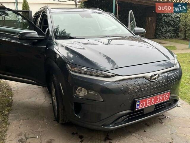 Серый Хендай Kona, объемом двигателя 0 л и пробегом 80 тыс. км за 18900 $, фото 10 на Automoto.ua