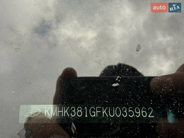 Серый Хендай Kona, объемом двигателя 0 л и пробегом 127 тыс. км за 17650 $, фото 71 на Automoto.ua