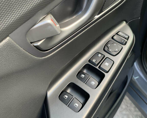 Сірий Хендай Kona, об'ємом двигуна 0 л та пробігом 82 тис. км за 16900 $, фото 6 на Automoto.ua