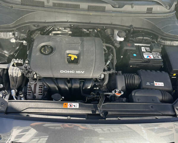 Серый Хендай Kona, объемом двигателя 2 л и пробегом 93 тыс. км за 15900 $, фото 17 на Automoto.ua