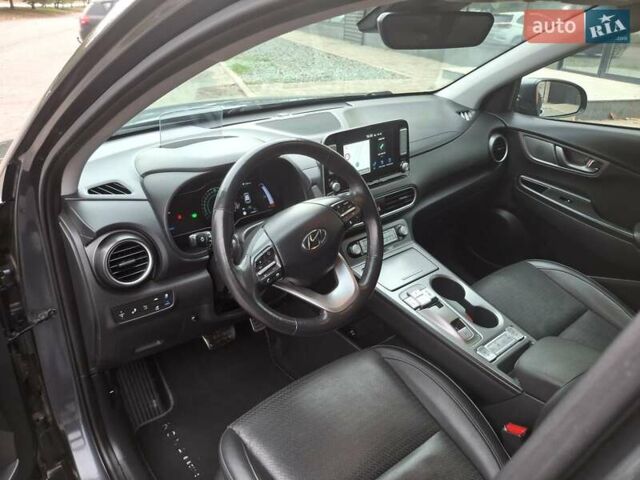 Хендай Kona 2019 в Днепре (Днепропетровске) на Automoto.ua Серый Хендай Kona, объемом двигателя 0 л и пробегом 130 тыс. км за 17400 $, фото 14 на Automoto.ua