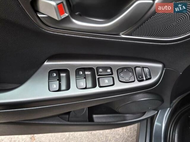 Хендай Kona 2019 в Днепре (Днепропетровске) на Automoto.ua Серый Хендай Kona, объемом двигателя 0 л и пробегом 130 тыс. км за 17400 $, фото 18 на Automoto.ua