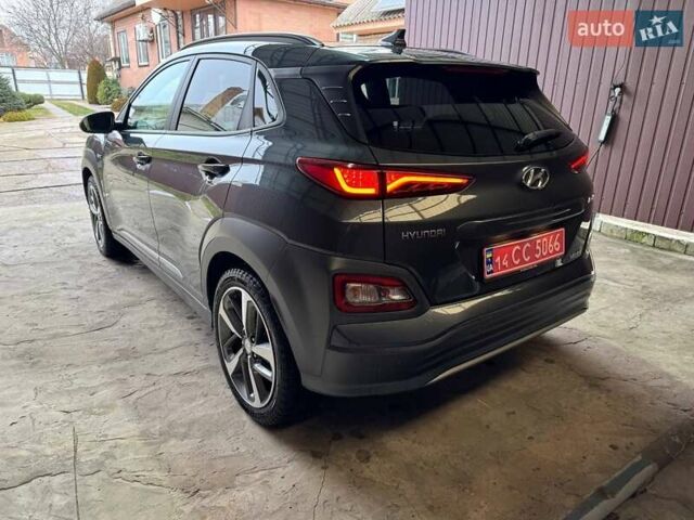 Серый Хендай Kona, объемом двигателя 0 л и пробегом 81 тыс. км за 17600 $, фото 9 на Automoto.ua