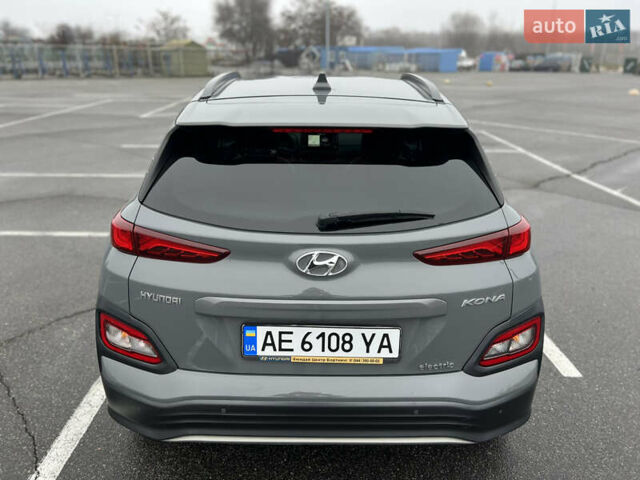 Серый Хендай Kona, объемом двигателя 0 л и пробегом 131 тыс. км за 16500 $, фото 11 на Automoto.ua
