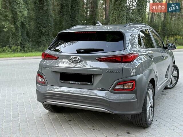 Серый Хендай Kona, объемом двигателя 0 л и пробегом 96 тыс. км за 17200 $, фото 14 на Automoto.ua