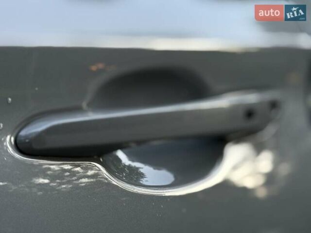 Серый Хендай Kona, объемом двигателя 0 л и пробегом 95 тыс. км за 17300 $, фото 35 на Automoto.ua
