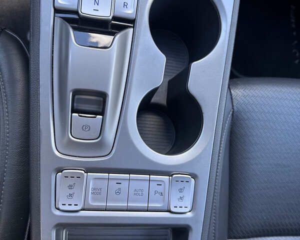 Сірий Хендай Kona, об'ємом двигуна 0 л та пробігом 164 тис. км за 16800 $, фото 16 на Automoto.ua