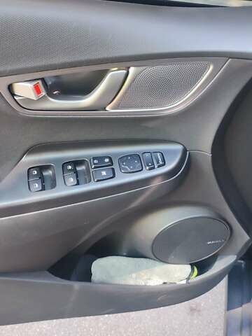 Серый Хендай Kona, объемом двигателя 0 л и пробегом 105 тыс. км за 17999 $, фото 18 на Automoto.ua