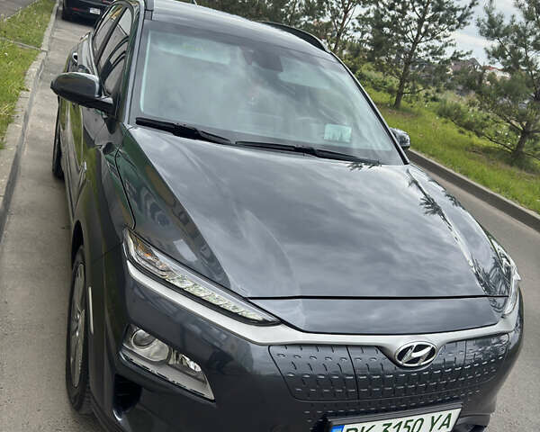 Сірий Хендай Kona, об'ємом двигуна 0 л та пробігом 65 тис. км за 17300 $, фото 1 на Automoto.ua