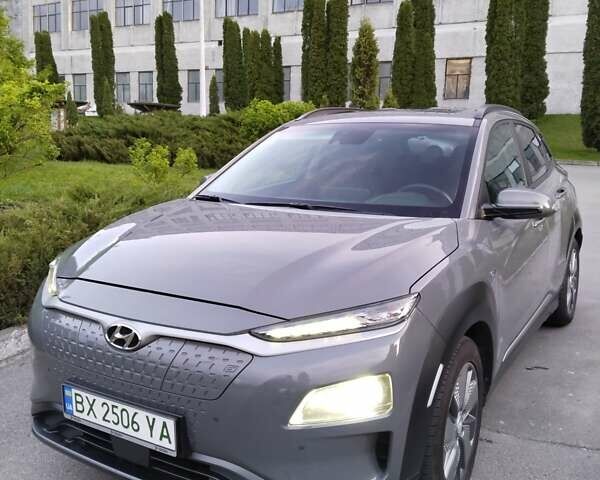 Сірий Хендай Kona, об'ємом двигуна 0 л та пробігом 70 тис. км за 21600 $, фото 1 на Automoto.ua