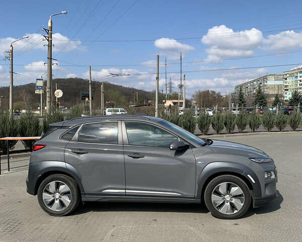 Сірий Хендай Kona, об'ємом двигуна 0 л та пробігом 82 тис. км за 16900 $, фото 3 на Automoto.ua