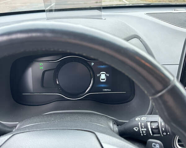 Серый Хендай Kona, объемом двигателя 0 л и пробегом 115 тыс. км за 19000 $, фото 24 на Automoto.ua