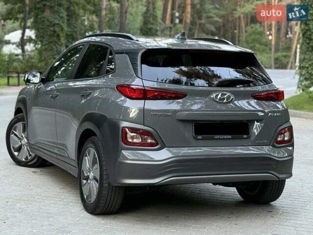 Серый Хендай Kona, объемом двигателя 0 л и пробегом 96 тыс. км за 17200 $, фото 25 на Automoto.ua