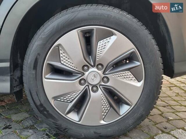 Серый Хендай Kona, объемом двигателя 0 л и пробегом 151 тыс. км за 16399 $, фото 34 на Automoto.ua