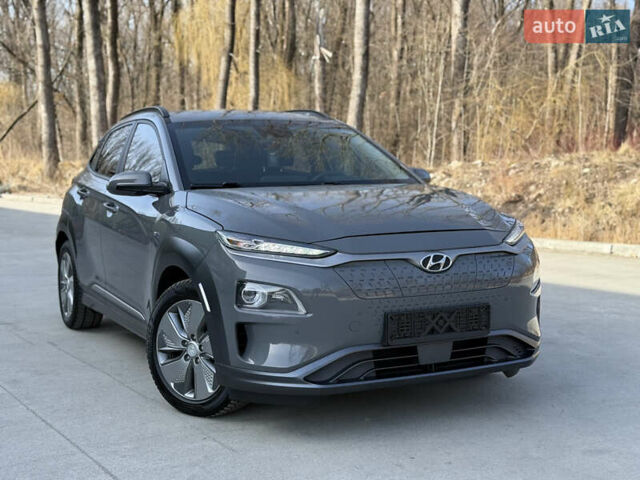 Серый Хендай Kona, объемом двигателя 0 л и пробегом 90 тыс. км за 16750 $, фото 5 на Automoto.ua