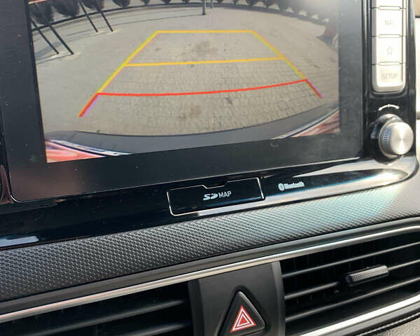 Сірий Хендай Kona, об'ємом двигуна 0 л та пробігом 82 тис. км за 16900 $, фото 12 на Automoto.ua