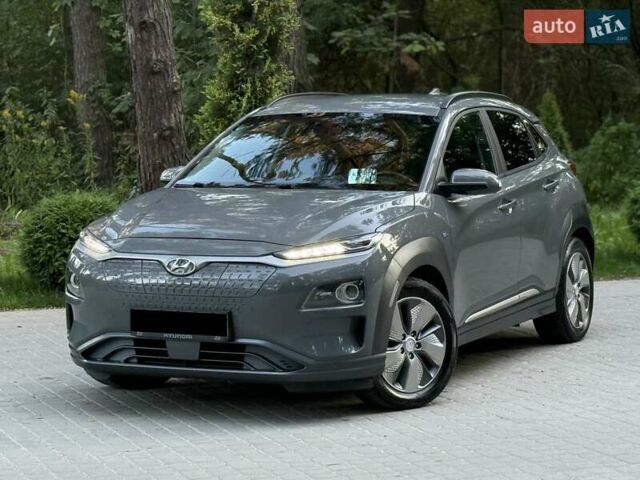 Серый Хендай Kona, объемом двигателя 0 л и пробегом 96 тыс. км за 17200 $, фото 16 на Automoto.ua
