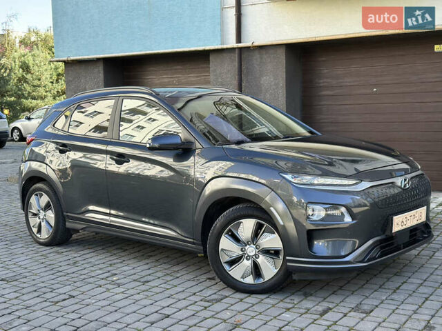 Серый Хендай Kona, объемом двигателя 0 л и пробегом 129 тыс. км за 16999 $, фото 6 на Automoto.ua