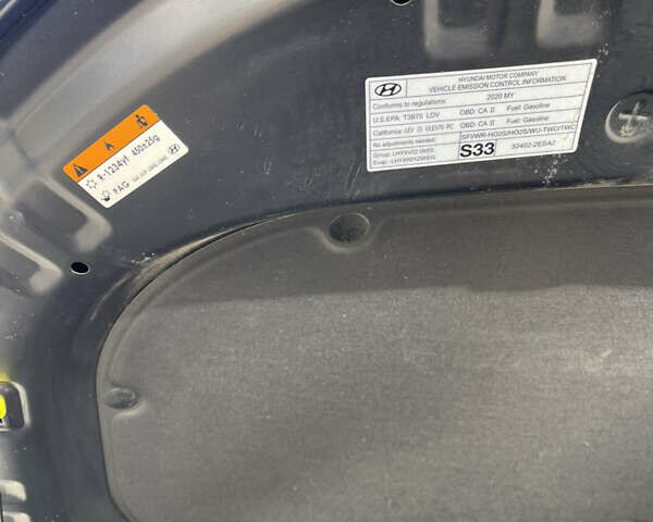 Серый Хендай Kona, объемом двигателя 2 л и пробегом 93 тыс. км за 15900 $, фото 18 на Automoto.ua