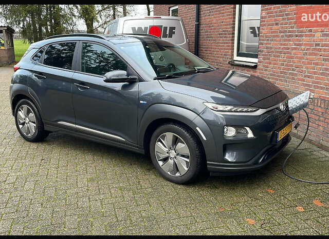 Сірий Хендай Kona, об'ємом двигуна 0 л та пробігом 92 тис. км за 17450 $, фото 1 на Automoto.ua