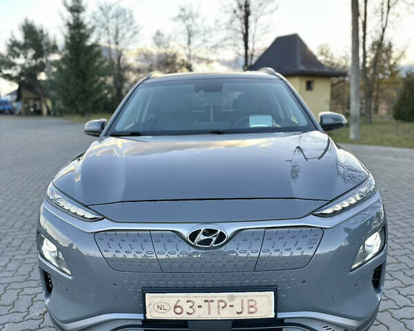 Серый Хендай Kona, объемом двигателя 0 л и пробегом 126 тыс. км за 17300 $, фото 8 на Automoto.ua