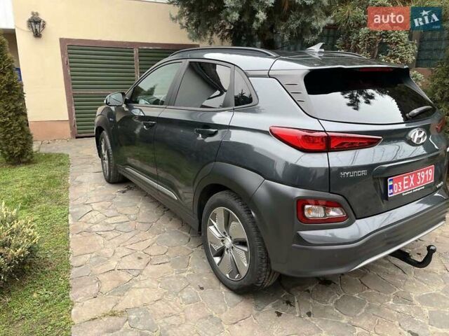 Серый Хендай Kona, объемом двигателя 0 л и пробегом 80 тыс. км за 18900 $, фото 12 на Automoto.ua