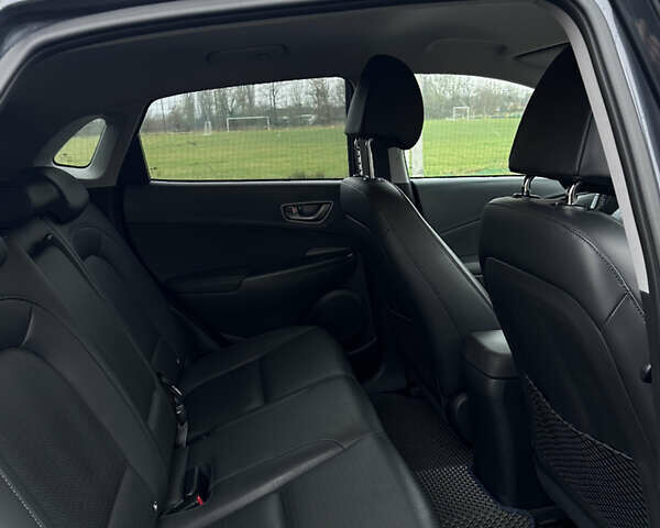 Серый Хендай Kona, объемом двигателя 0 л и пробегом 115 тыс. км за 19000 $, фото 15 на Automoto.ua