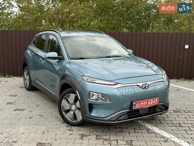 Серый Хендай Kona, объемом двигателя 0 л и пробегом 127 тыс. км за 17650 $, фото 2 на Automoto.ua