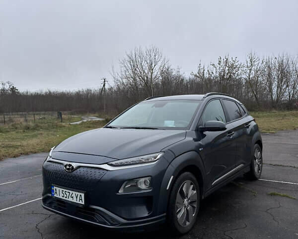 Серый Хендай Kona, объемом двигателя 0 л и пробегом 115 тыс. км за 19000 $, фото 2 на Automoto.ua