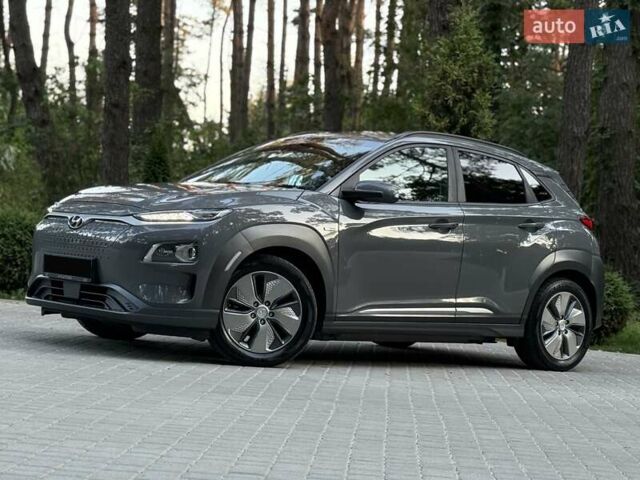 Серый Хендай Kona, объемом двигателя 0 л и пробегом 96 тыс. км за 17200 $, фото 20 на Automoto.ua