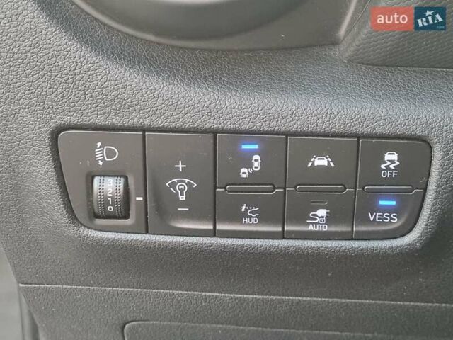 Серый Хендай Kona, объемом двигателя 0 л и пробегом 151 тыс. км за 16399 $, фото 22 на Automoto.ua