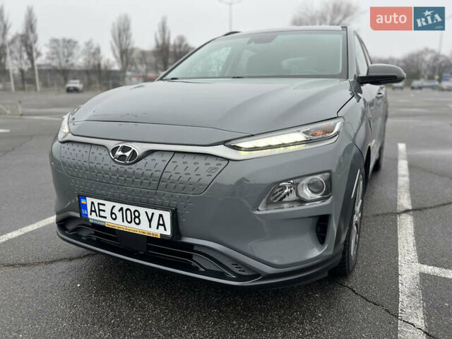 Серый Хендай Kona, объемом двигателя 0 л и пробегом 131 тыс. км за 16500 $, фото 3 на Automoto.ua