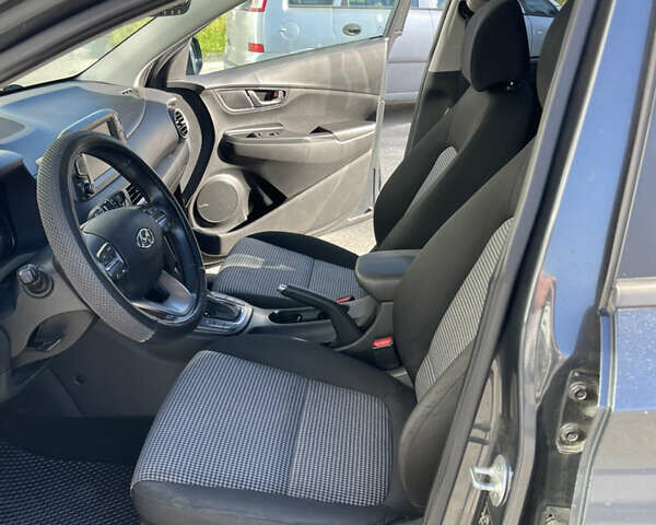 Серый Хендай Kona, объемом двигателя 2 л и пробегом 93 тыс. км за 15900 $, фото 29 на Automoto.ua