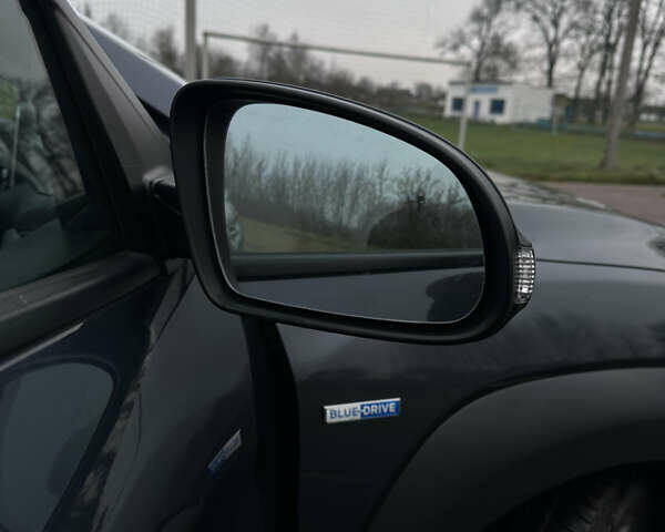 Серый Хендай Kona, объемом двигателя 0 л и пробегом 115 тыс. км за 19000 $, фото 13 на Automoto.ua