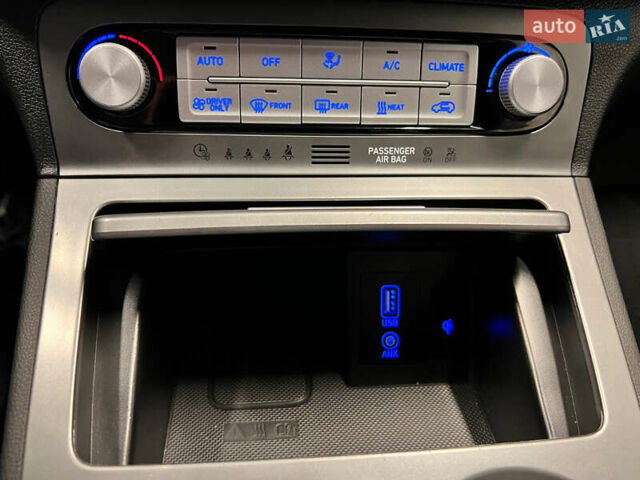 Серый Хендай Kona, объемом двигателя 0 л и пробегом 85 тыс. км за 14450 $, фото 18 на Automoto.ua