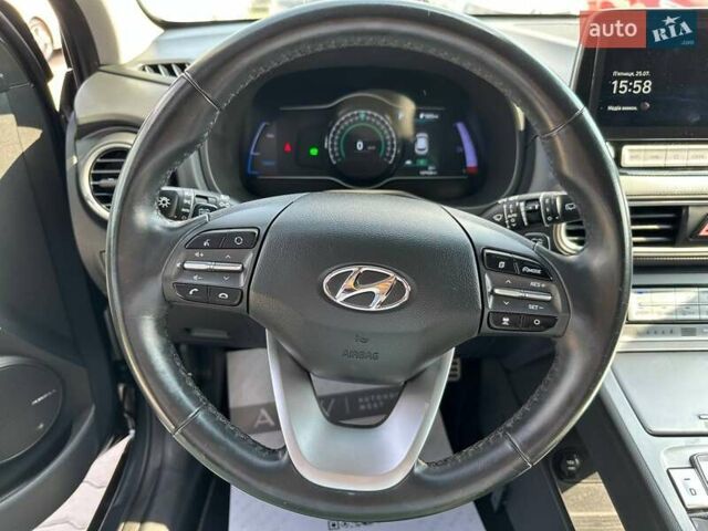 Серый Хендай Kona, объемом двигателя 0 л и пробегом 137 тыс. км за 16700 $, фото 27 на Automoto.ua