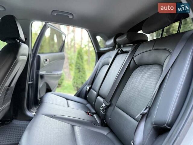 Серый Хендай Kona, объемом двигателя 0 л и пробегом 96 тыс. км за 17200 $, фото 75 на Automoto.ua